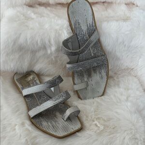 Dolce Vita toe ring sandal